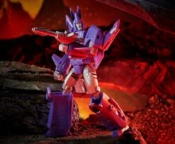 Hasbro Transformers Generations War For Cybertron: Kingdom Voyager Cyclonus Action Figure WFC-K9 -Hasbro Outlet Store 5010993767014e
