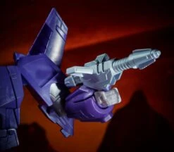 Hasbro Transformers Generations War For Cybertron: Kingdom Voyager Cyclonus Action Figure WFC-K9 -Hasbro Outlet Store 5010993767014f