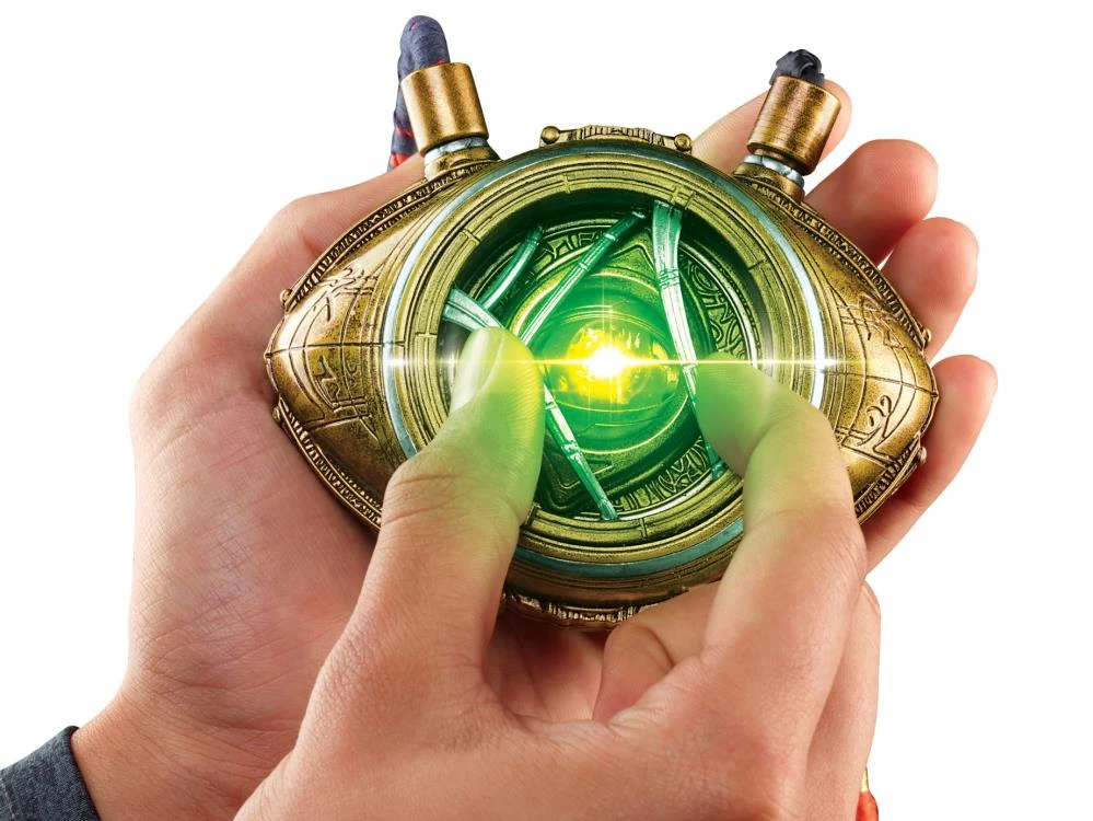 Hasbro Marvel Legends Eye Of Agamotto Prop Replica 7 Hasbro Marvel Legends Eye Of Agamotto Prop Replica - Image 7